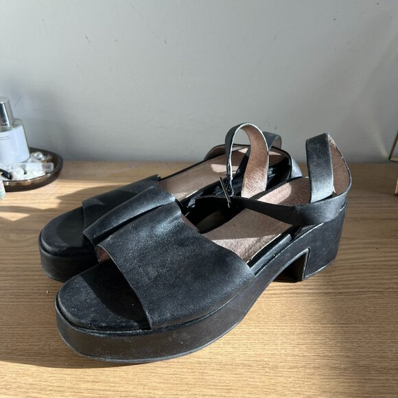Seychelles Platform Heels - Picture 1 of 5